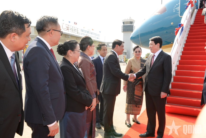 Chủ tịch nước Lương Cường đến thủ đô Vientiane, bắt đầu thăm cấp Nhà nước tới Lào